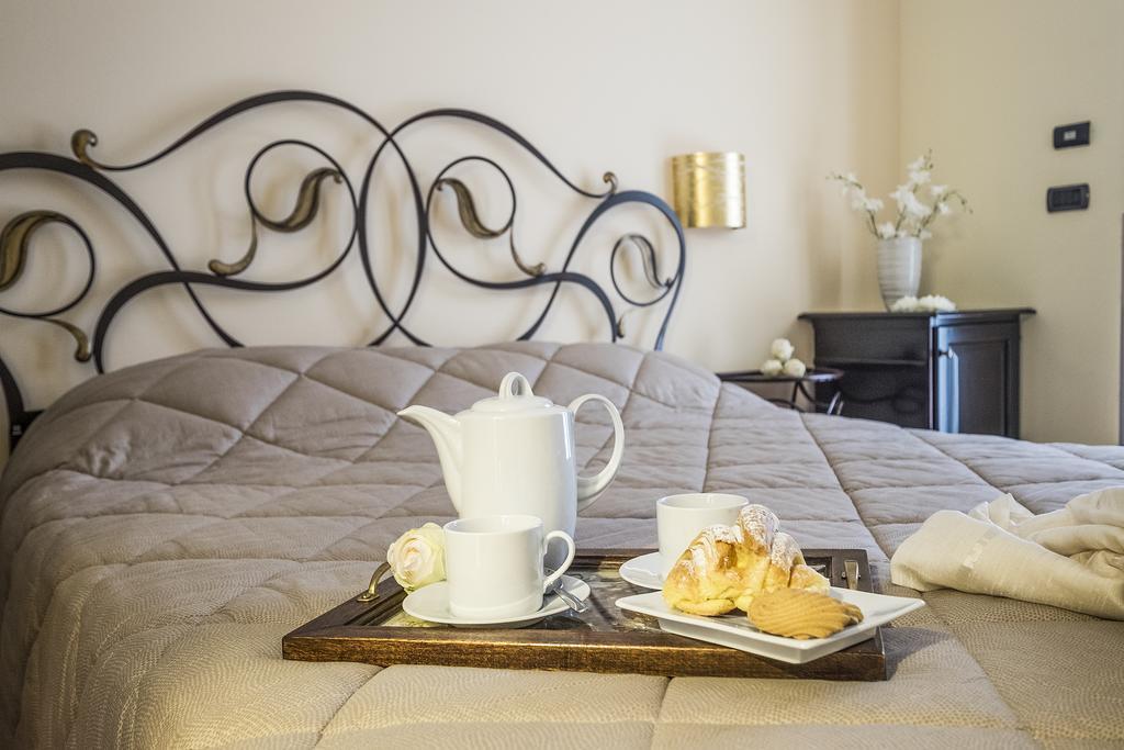 Costa Catterina B&B Castagnito Экстерьер фото